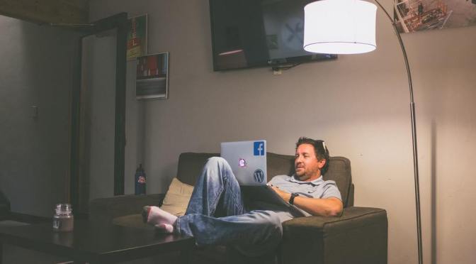 Làm sao để bớt “làm biếng” và tăng năng suất khi Work From Home